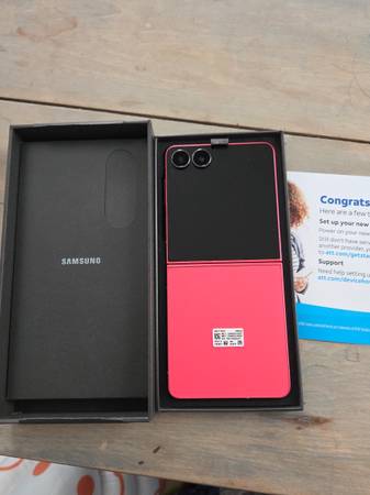 New Samsung Z flip 7 At&T 1