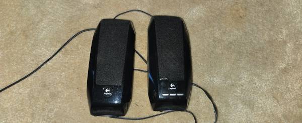 Stereo Computer Speakers - BlackLogitech S150 Digital USB 1