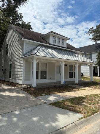 $1,525 / 3br - 1375ft2 - Beautiful House close to downtown Biloxi (Biloxi)63762029898371120