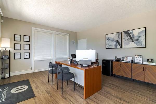 $3,269 / 2br - 925ft2 - Clubhouse, Online Rental Payments, Swimming Pool (belmont)63667872613507122