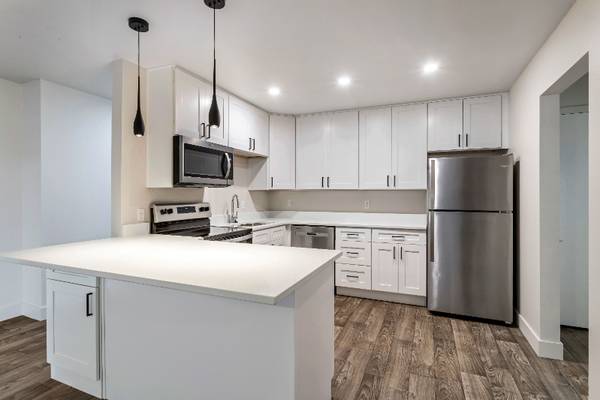 $1445.00 / 1br - 755ft2 - FIRST MONTH FREE WITH A 12 MONTH LEASE63670973049859123