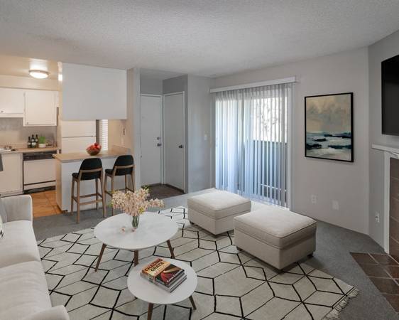$1,850 / 2br - 2/BD 1/BA, Resort-Style Pool, In Carmichael (4729 Manzanita Ave, Carmichael, CA)64043494921730120