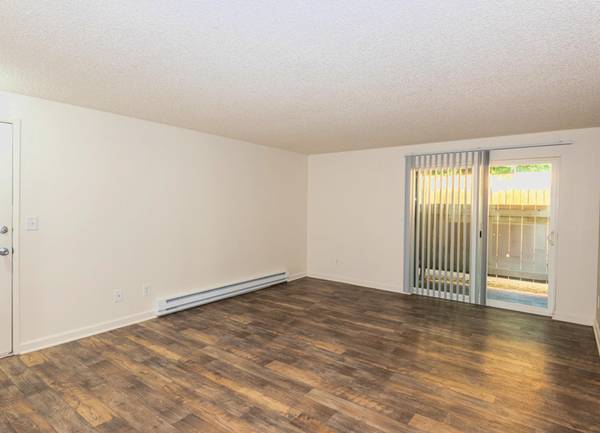 $1,345 / 1br - ESPECIAL - $500 DE DESCUENTO - 1B - Barrio Seguro + Algunos Totalmente Remodelados (Tigard)63956353313155122