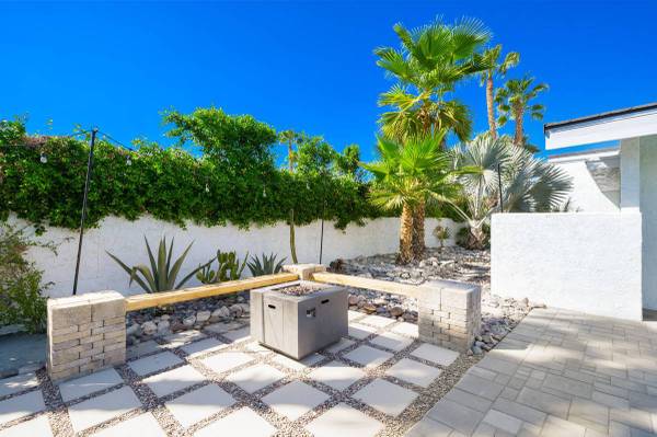 $2,100 / 2br - 2898ft2 - 2br - 2898ft2 - Immaculate home, inside and out. Manicured landscaping (Rancho Mirage)63686209583491123