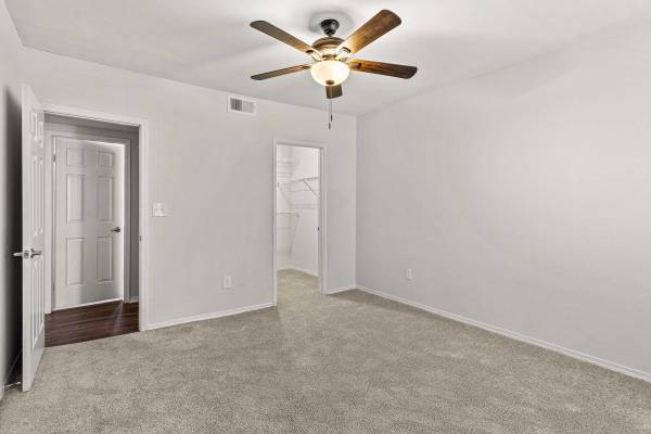 $2,005 / 1br - 788ft2 - Garajes, en Fairfax, 1 dormitorio (4201 Jefferson Oaks Cir, Fairfax, VA)63896394078979120