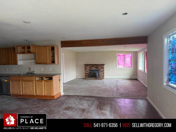 $319,900 / 3br - 2174ft2 - Investor Alert! Unlock the potential of this unique REO property (Lebanon OR)63624697795843122