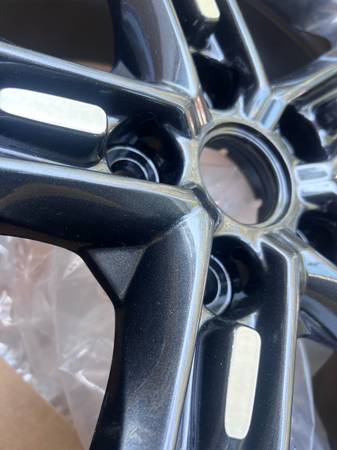 Rueda OEM nueva de 18'' para Kia K5 - $200 (Rockville)63470993887747121