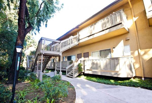$3,095 / 2br - 935ft2 - 6 Blocks to Tamarack Surf Beach, Carlsbad State Beach, and More (Carlsbad Village)63621380433153123