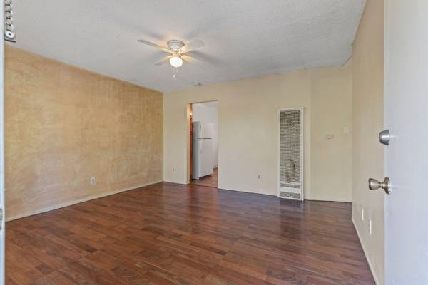 $1,375 / 2br - 700ft2 - 814 2nd St - #4 (Modesto, CA)63970305169283122