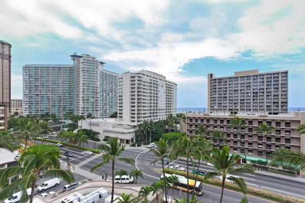 $2,000 / 1br - 675ft2 - Tradewinds Hotel - Furnished (1) Bedroom-All Utilities Included! (Waikiki - Ala Moana)63939527916035121