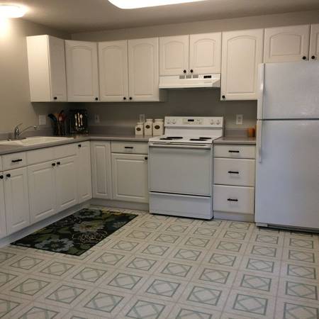 $1,595 / 2br - Secluded Basement Apartment - Private Entrance - 6 to 12 months (Millcreek)63674380887427124