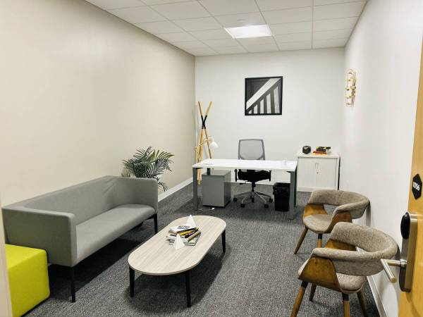 🏷️ Year-End Specials!| New Offices Available✅ 1