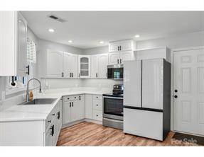 $525,000 / 3br - 1640ft2 - 109 Meadow Run (Asheville)64029207430785121