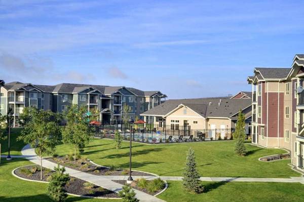 $1,540 / 2br - Beautifully Furnished Clubhouse, Game Room, 2/bd 2/ba (12111 104th Ave E, Puyallup, WA)63910194818179121