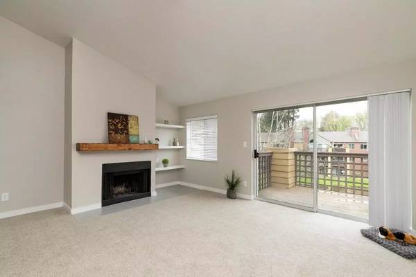 $1,748 / 1br - 763ft2 - You will love having your own washer/dryer at Haven at Charbonneau! (Wilsonville)63777227498625122