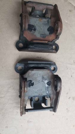 USA made Chevy V8 motor mounts 1