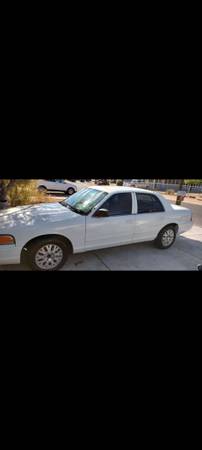 13k millas 2009 Crown Victoria - $9,950 (Mesa Spirit RV Park)63616926678017120