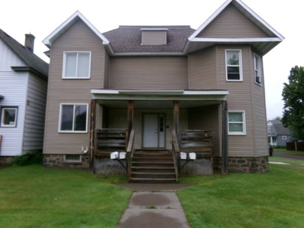 Newly Renovated 2 bedrooms 1