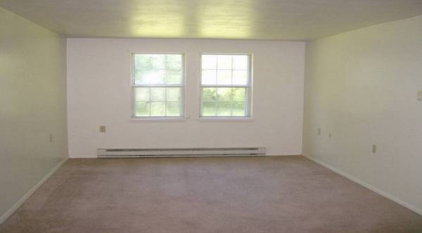 $800 / 2br - 2br Charming Two-Bedroom Townhome Available! Apply Today (Carthage)63959594173955124
