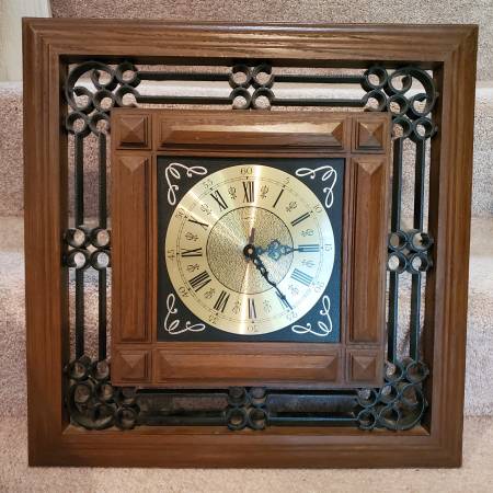 Vintage square wall clock 1