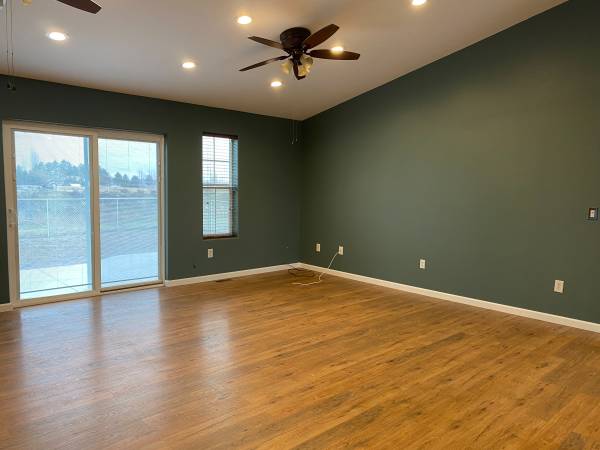 $2,695 / 3br - 1800ft2 - 9675 Rd H.6 NE (Moses Lake)63793087443203123