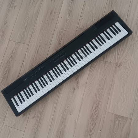 Yamaha P-105 Digital Piano 1