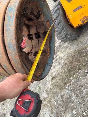 ford tractor wheel weights !! - $150 (Loganville)63470457305345122