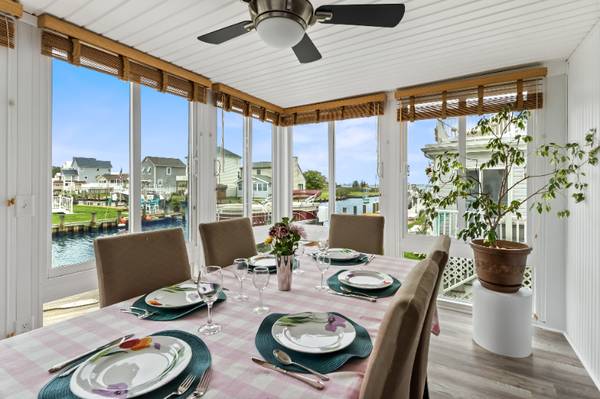 $2200.00 / 4br - WINTER RENTAL - 4 Bedroom 3 Bathroom Waterfront Home63839299424897124