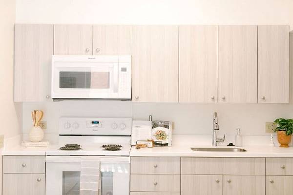 $1,669 / 1br - 358ft2 - KANEKAPOLEI COLLECTION APTS ! 1x1BD AVAILABLE NOW ! CALL TO TOUR 📞 (417 Kānekapōlei St, Honolulu, HI)63686746400387122