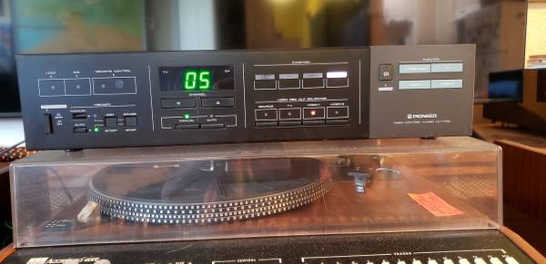 vintage Pioneer video tuner.  Japan 1