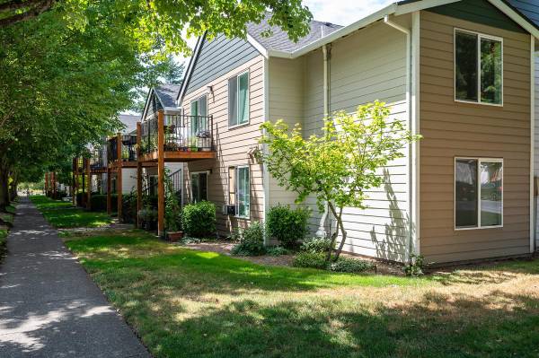 $1,356 / 1br - 575ft2 - Dishwasher, Pool, Individual Climate Control, Free, Reserved Parking (Sommerset Weset- Elmonica South neighborhood in Beavert)63831771416577121