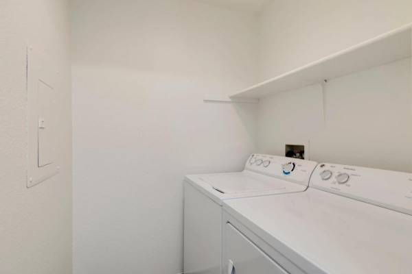 $1,658 / 2br - 935ft2 - Garage, Online Rental Payments, Refrigerator, Close To I-205 & Hwy 14 (Between Mountain View and Riveridge)63956504707970121