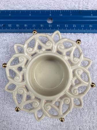 Dainty Lenox Snow Lights Votive Porcelain Tealight Candle Holder - $5 (San Diego-Ocean Beach)63471472865665123