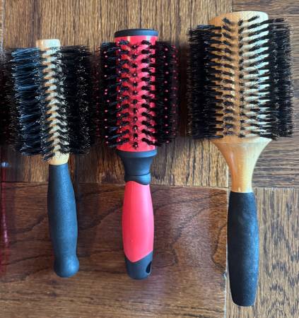 3 Round Hair Brushes 1