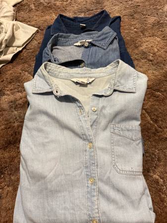 Old navy womens size large lightweight denim shirts ( 3 total) 1