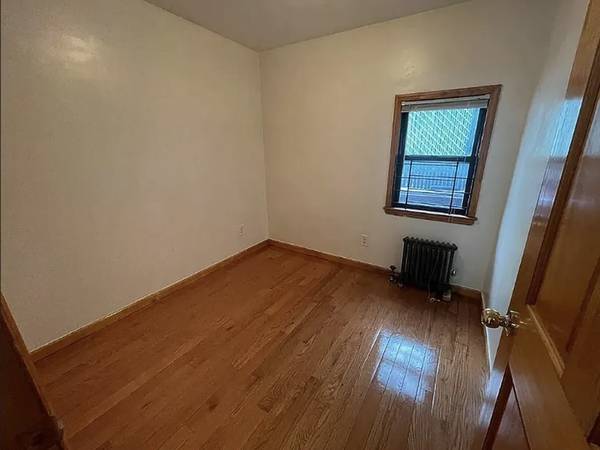 $2,600 / 1br - NO FEE_DOWNTOWN GEM_BEST BARGAIN_NEW RENO_OUTDOOR_EASY APPROVAL_2600 (Chinatown / Lit Italy)63912045679746121