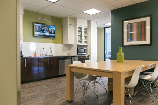 $452 ¡LIQUIDACIÓN DE VERANO! ¡50 % DE DESCUENTO en oficinas privadas ahora! (3rd & Boston)63982132809474124