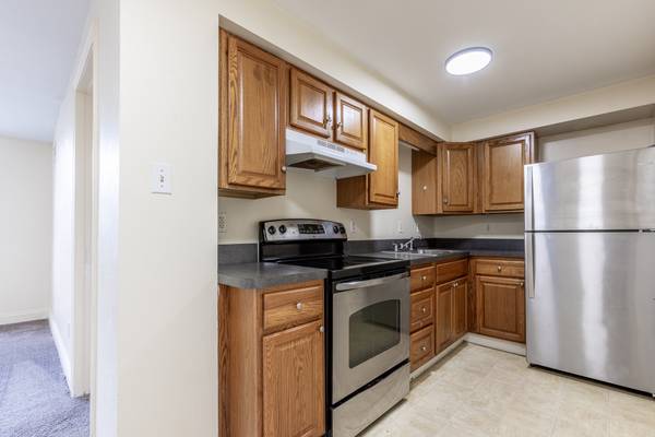 $1,099 / 2br - 182 West Warrington #1--- 2 Bedroom, 1 Bathroom--- Available Now!64013204559746122