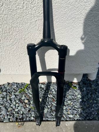 $120 Rock shox pike select + plus fork. 27.5 140mm 1