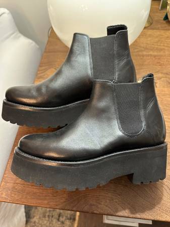 awesome black boots - never worn! 1