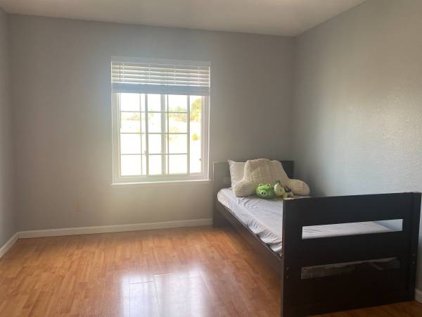 $950 / 140ft2 - Busco compañera de casa en zona Evergreen San Jose (san jose este)63868038932737122