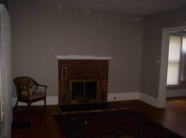 $1,300 / 3br - 1300ft2 - Single Family Residence near Grandview Park (Sioux City)64018297670403124