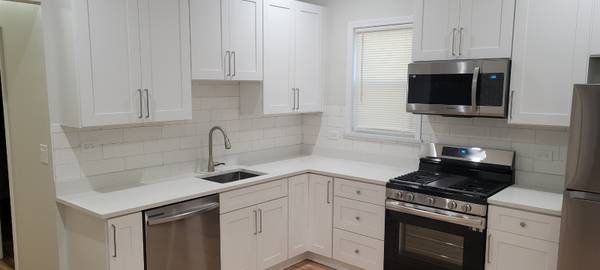 $2,395 / 3br - 1100ft2 - Bright Logan Square Top Floor 3 Bedroom 1 Bath Apartment (Chicago)63918416063874121