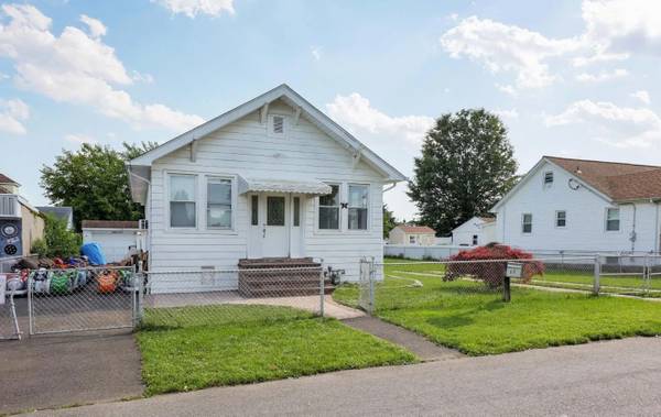 $1,200 / 2br - ¡Hogar recién renovado de 2 habitaciones y 1 baño en alquiler! (Fords, NJ)63676380959747120