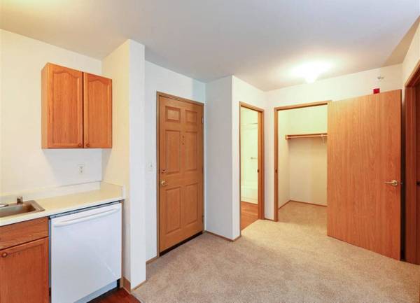 $1,289 / 1br - Library, Electric Stove, Arts and Crafts Room (625 Stillaguamish Ave, Arlington, WA)63688549534339123