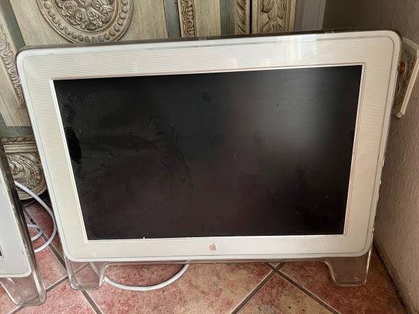 POWER MAC G-5 with MONITOR - $495 (Santee)63436950150145121