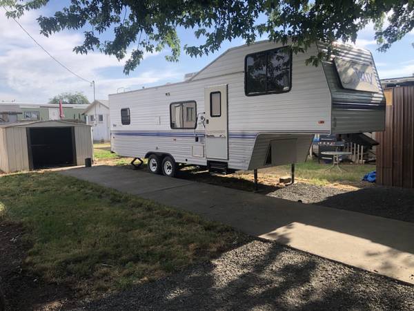 $605 / 1br - 240ft2 - 1996 29' Terry fifth wheel en Park. $7900 ,$1000 de enganche, $220/mes (Pomeroy)63697245425795120