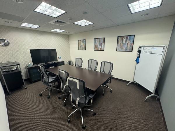 $186 🌟 Co-Working Dedicated Desk – 1 Month FREE (Regus) 🌟 (Middleton)63611896941315122