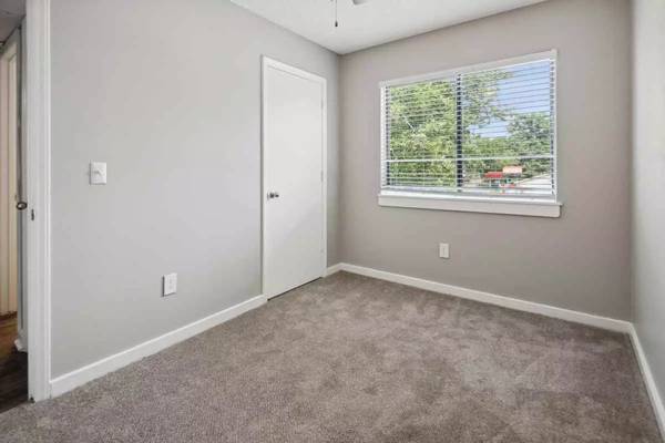 $1,268 / 2br - 768ft2 - Don't miss out! Incredible move in deal on this 2 bed 1 bath! (Concord)63925335196419124