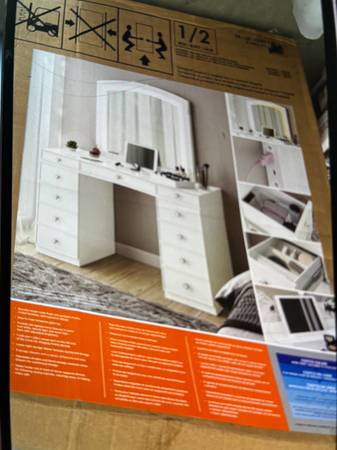Vanity set with lighted mirror 1